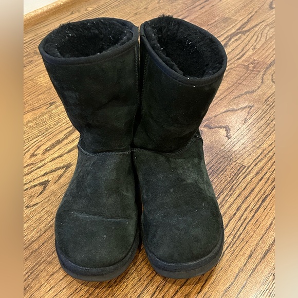Women’s Black UGG Boots - Picture 3 of 3